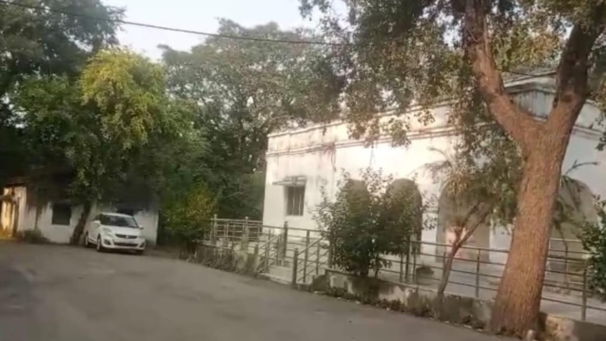 Jhansi: Two years ago, the electricity supply to the rest house in MP was cut off.