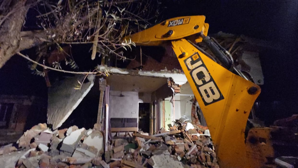 Jammu Kashmir: Bulldozers run on illegal constructions in Ganderbal, legal notice also issued