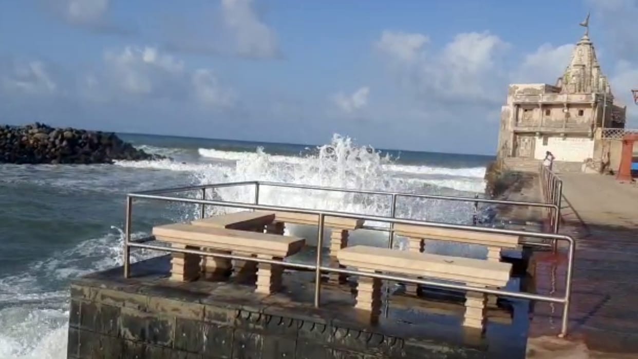 Gujarat: ASI begins underwater search off Dwarka coast, hoping to find new clues to submerged heritage