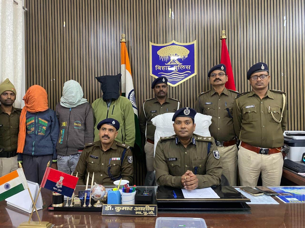 इस कार्रवाई से पुलिस विभाग में मचा हड़कंप।