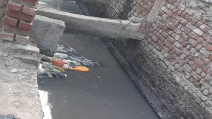 Kanpur: Innocent girl falls into open drain at tannery, death