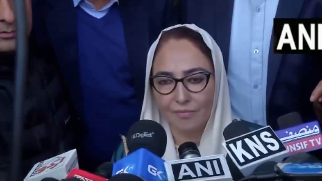 जम्मू-कश्मीर वक्फ बोर्ड की चेयरपर्सन दरख्शां अंद्राबी