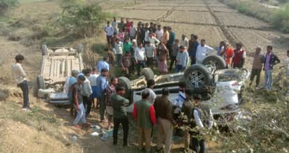 Farrukhabad Two cars collided near Ujramau injuring six family members of Bhojpur MLA