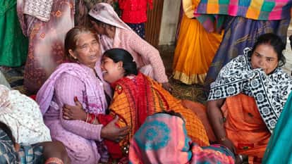 UP car accident: Due to darkness, the car fell into the river, the wife said – what will happen to me, the bod