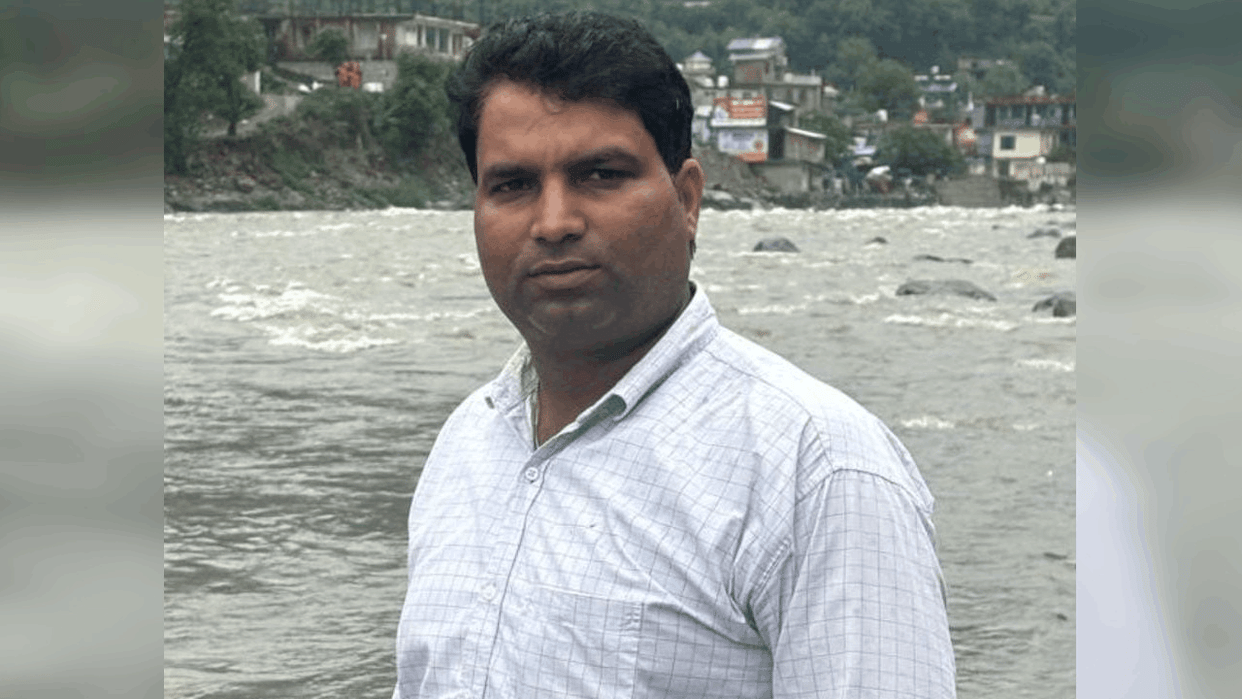 Traffic policeman dies after being hit by a canter near Sarhol toll