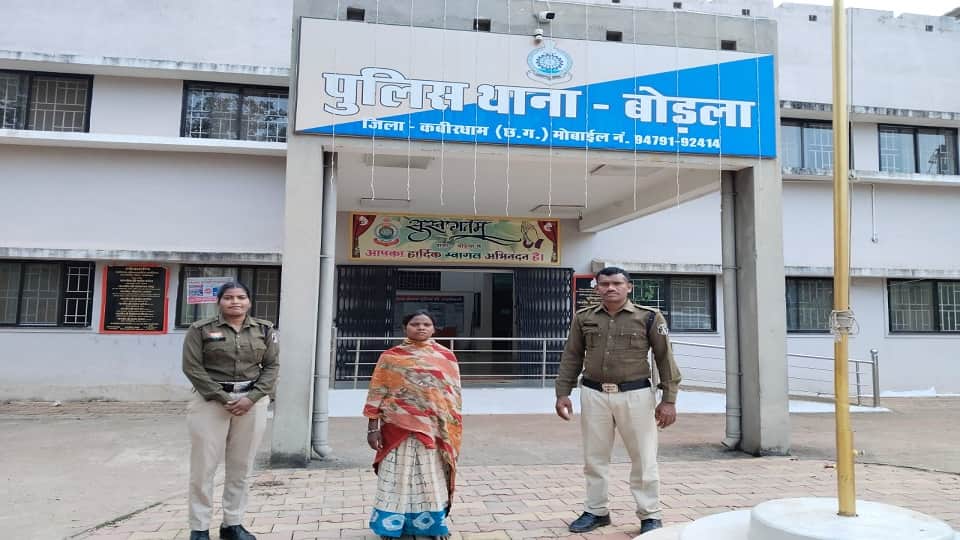 पुलिस की गिरफ्त में आरोपी