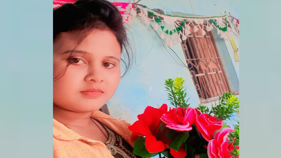 Kanpur: newlywed woman riding a bike died after being hit by a truck