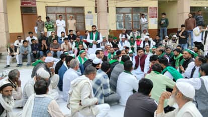 Farmers protest at Shamli collectorate demanding MSP law, pending sugarcane payments and rollback of power bil