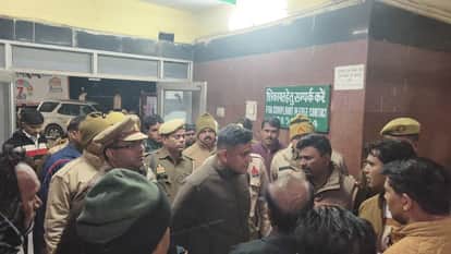 UP: A vehicle carrying wedding guests fell into a ditch in Jaunpur, killing three people