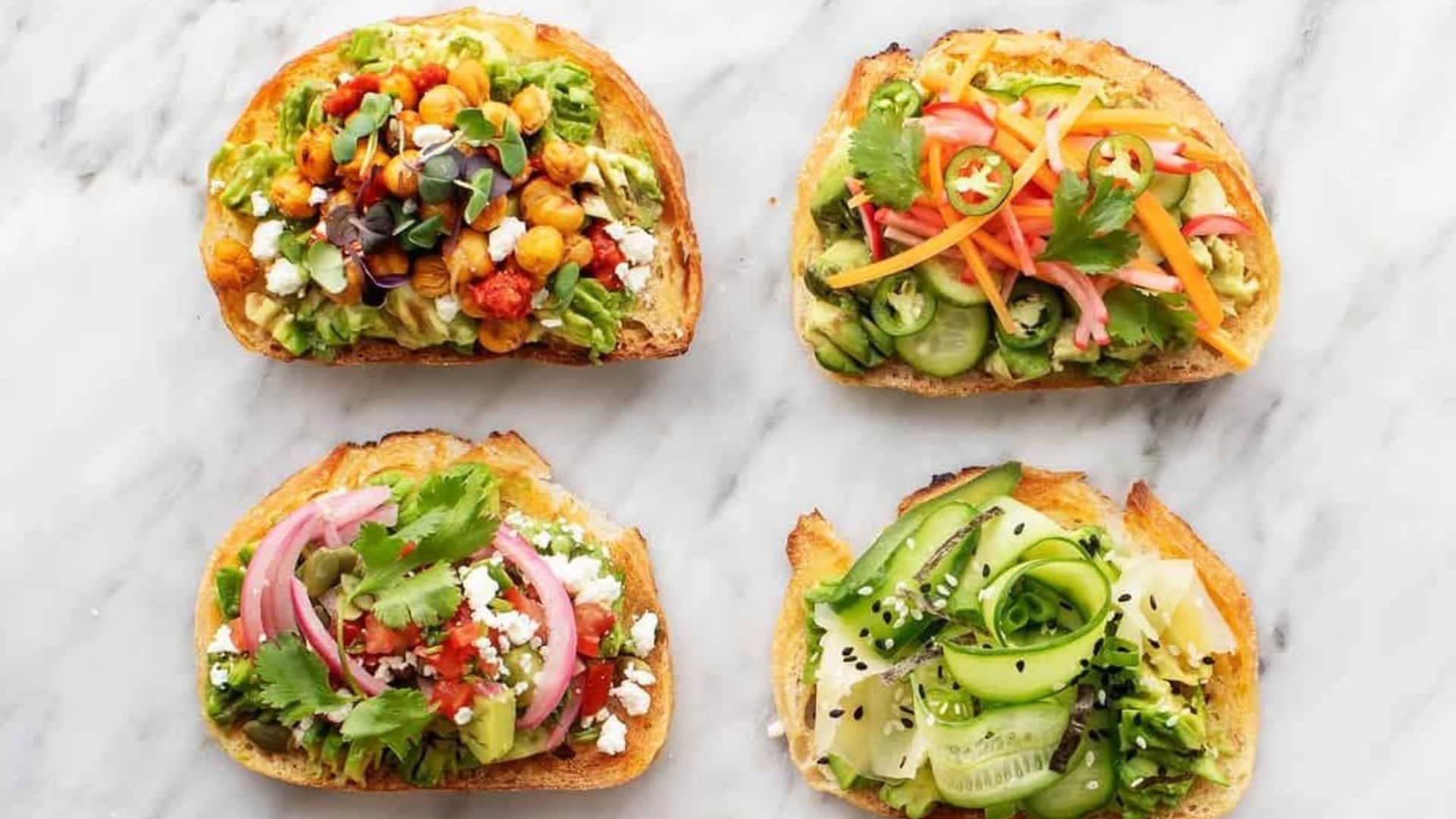 Avocado Toast Recipe In Hindi Simple Breakfast Ideas Avocado kese banaye