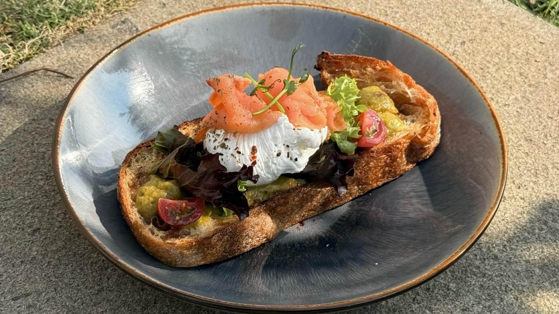 Avocado Toast Recipe In Hindi Simple Breakfast Ideas Avocado kese banaye