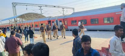 Ayodhya: Kisan Express train remained stranded at the station for an hour due to bomb rumours