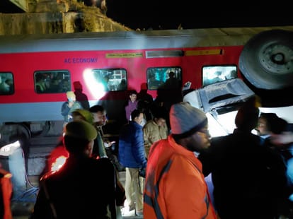 A dumper loaded with gravel broke the railing of a bridge and fell on the railway track in Barabanki.