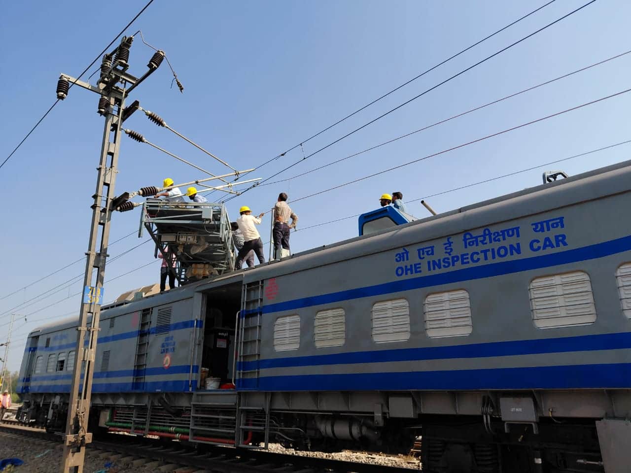Barabanki: Narrow bridge filled with potholes, uncontrolled dumper falls onto railway track