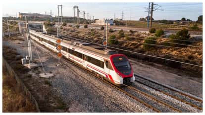 china train hit rail employees killed many injured updates