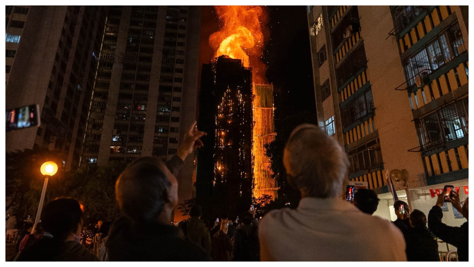 hong kong fire death toll hundreds of missing reason incident shocking photos images