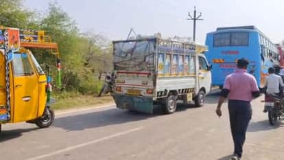 Jhansi: Ruckus over fertilizer, women farmers express anger