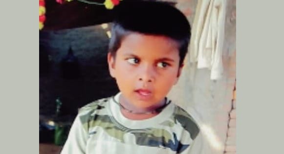 Kanpur Dehat Innocent child dies after being hit by tractor loaded with soil accident occurred while playing