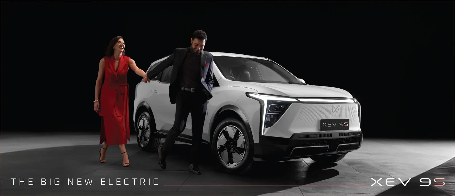 Mahindra XEV 9S Vs Kia Carens Clavis EV Know Price Range Features Specifications Comparison