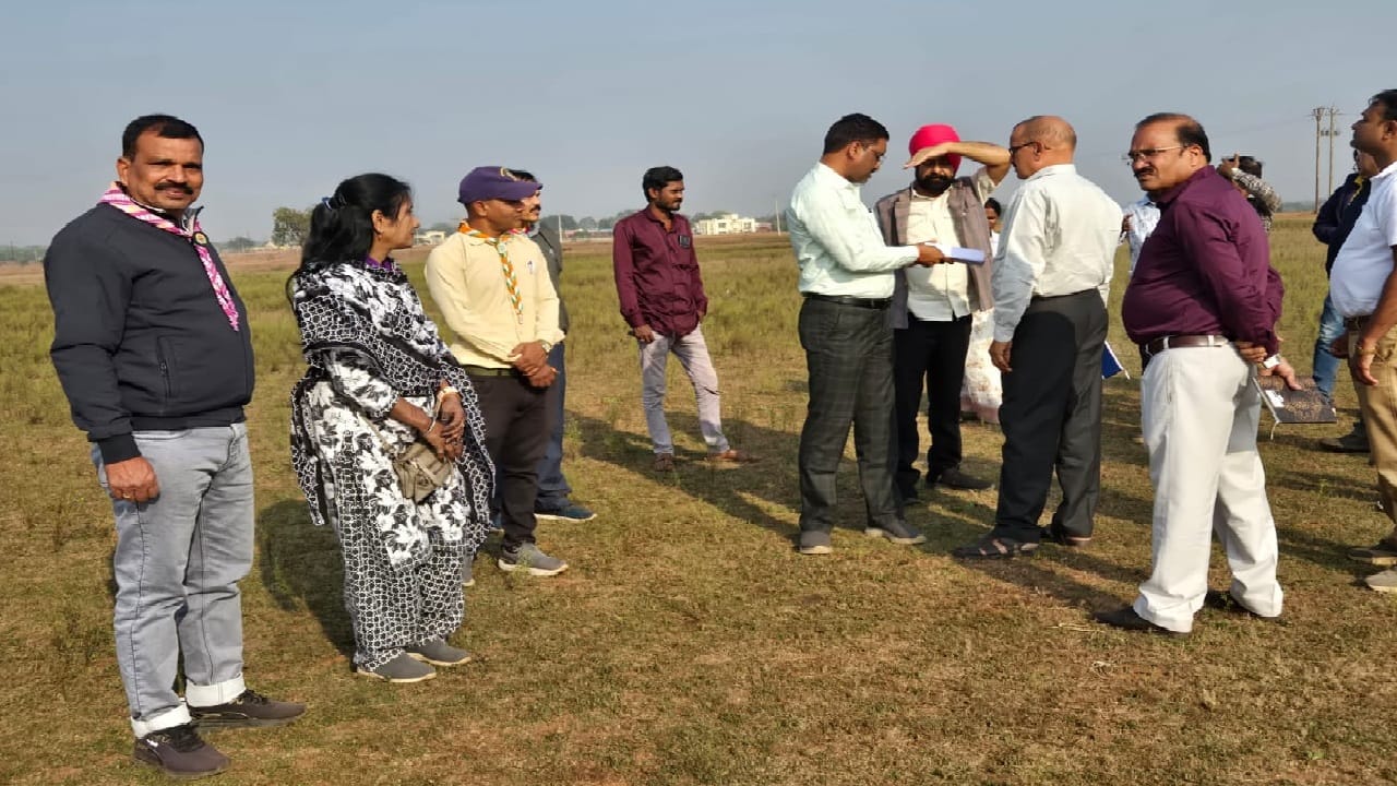निरीक्षण करते मुख्य आयुक्त