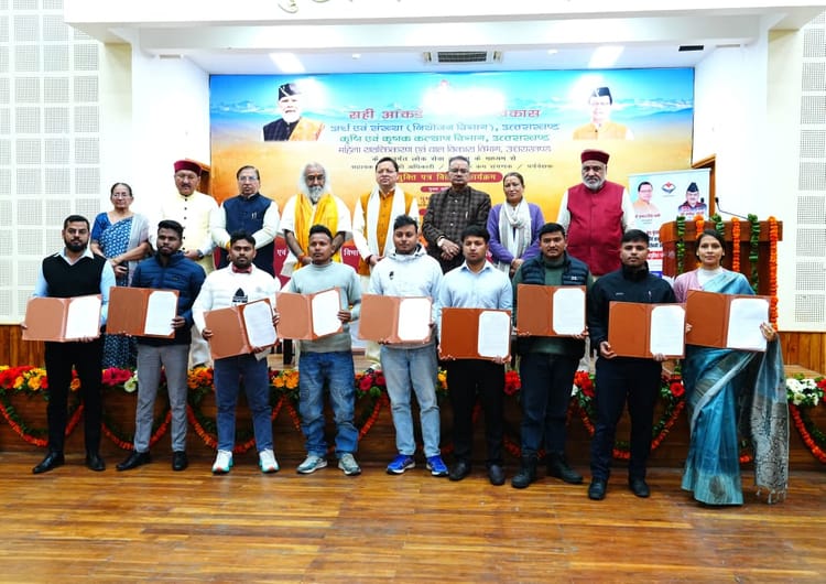 नियुक्ति पत्र वितरण: बोले सीएम धामी; उत्तराखंड में अगले एक साल में 12 हजार पदों पर होगी भर्ती, कैलेंडर तैयार