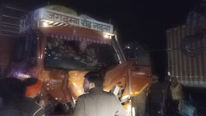 Mini truck rams into vehicle, driver trapped in cabin, accident occurred before Anantram toll plaza on highway