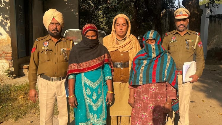 Punjab:फरीदकोट में गुरु ग्रंथ साहिब की बेअदबी; दो महिलाएं गिरफ्तार, गुरुद्वारा में आपस में भिड़ी थी दोनों - Two Women Arrested For Sacrilege Of Guru Granth Sahib In ...