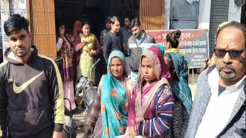 woman bleeding did not stop after delivery, so doctor removed uterus