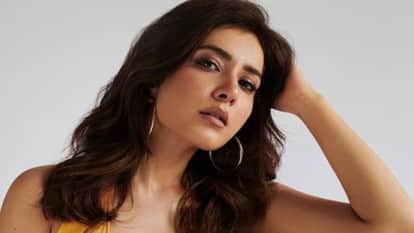 rashi khanna exclusive interview talks about farzi 2 pawan kalyan south bollywood working experience