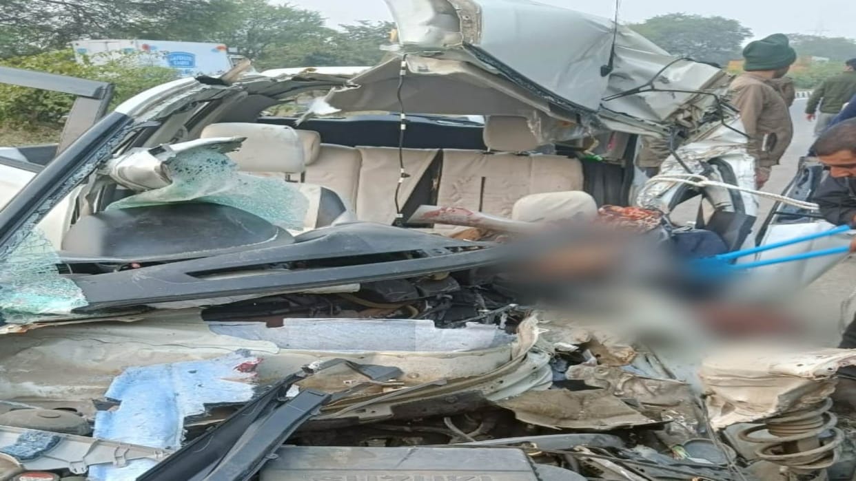 Sehore Crime:Tragic Crash on Indore–Bhopal Highway: Car Hits Parked Truck, Two Dead, Three Critical