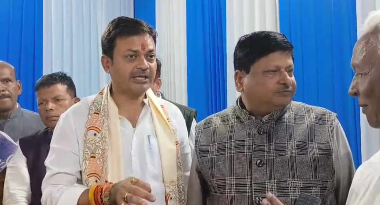 sonpur fair phed minister sanjay kumar singh slams officials orders to fix toilet water arrangement in 24 hour