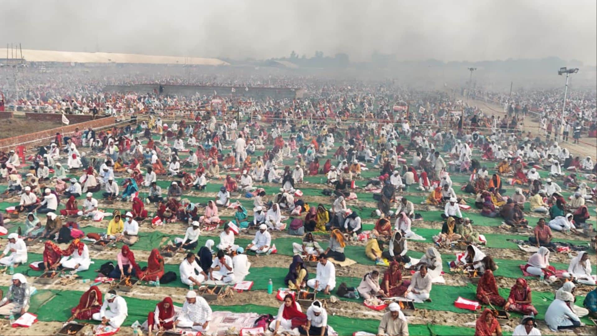 25,000-kund Vedic Mahayagna held at Swarved Mahamandir in Varanasi