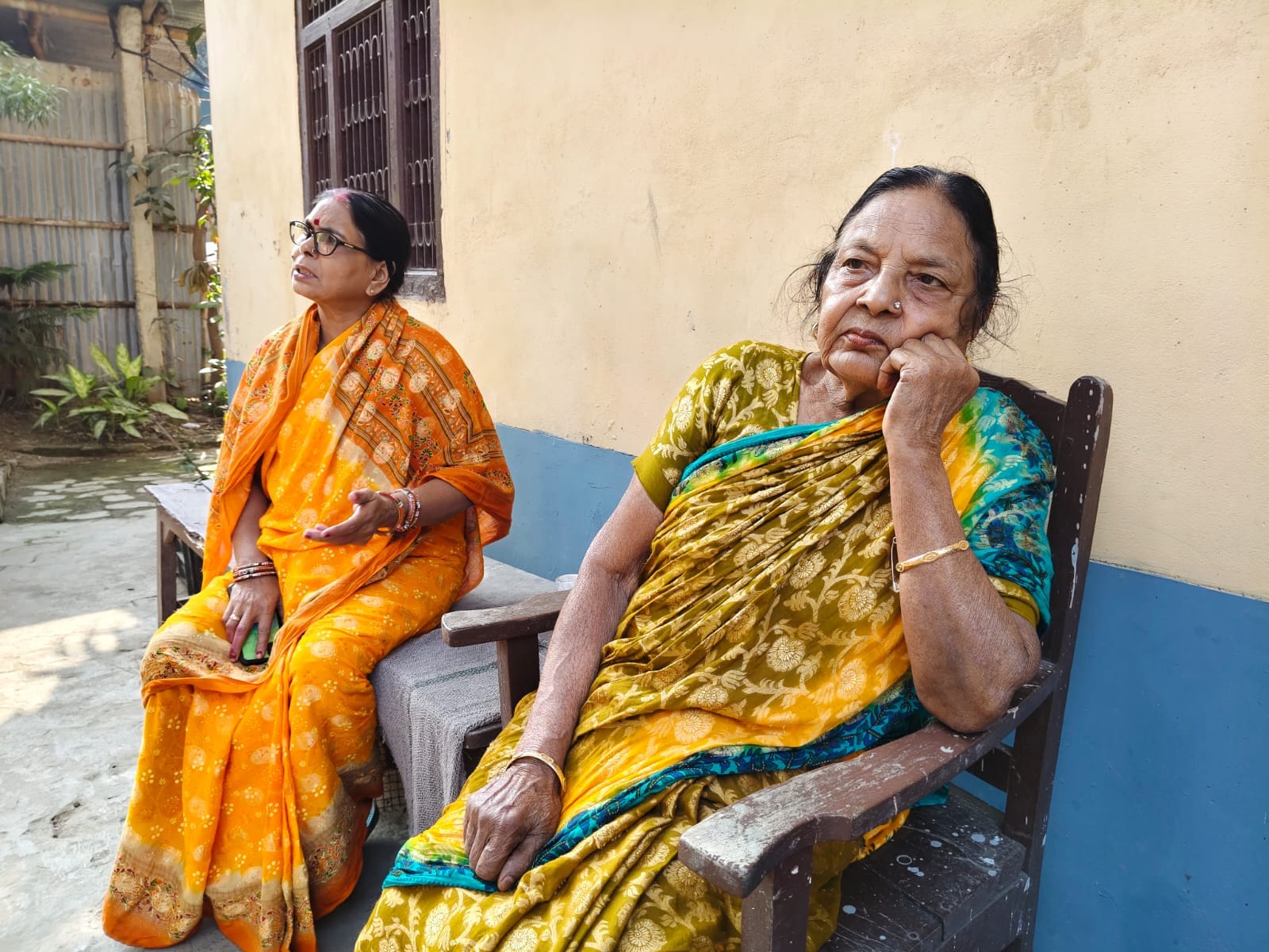 ठगों ने बुजुर्ग महिला के साथ घर में घुसकर की ठगी।