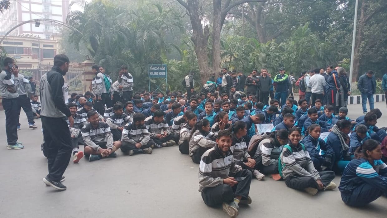 BPED and MPED students protested at BHU over non-recognition in central recruitment examinations in varanasi