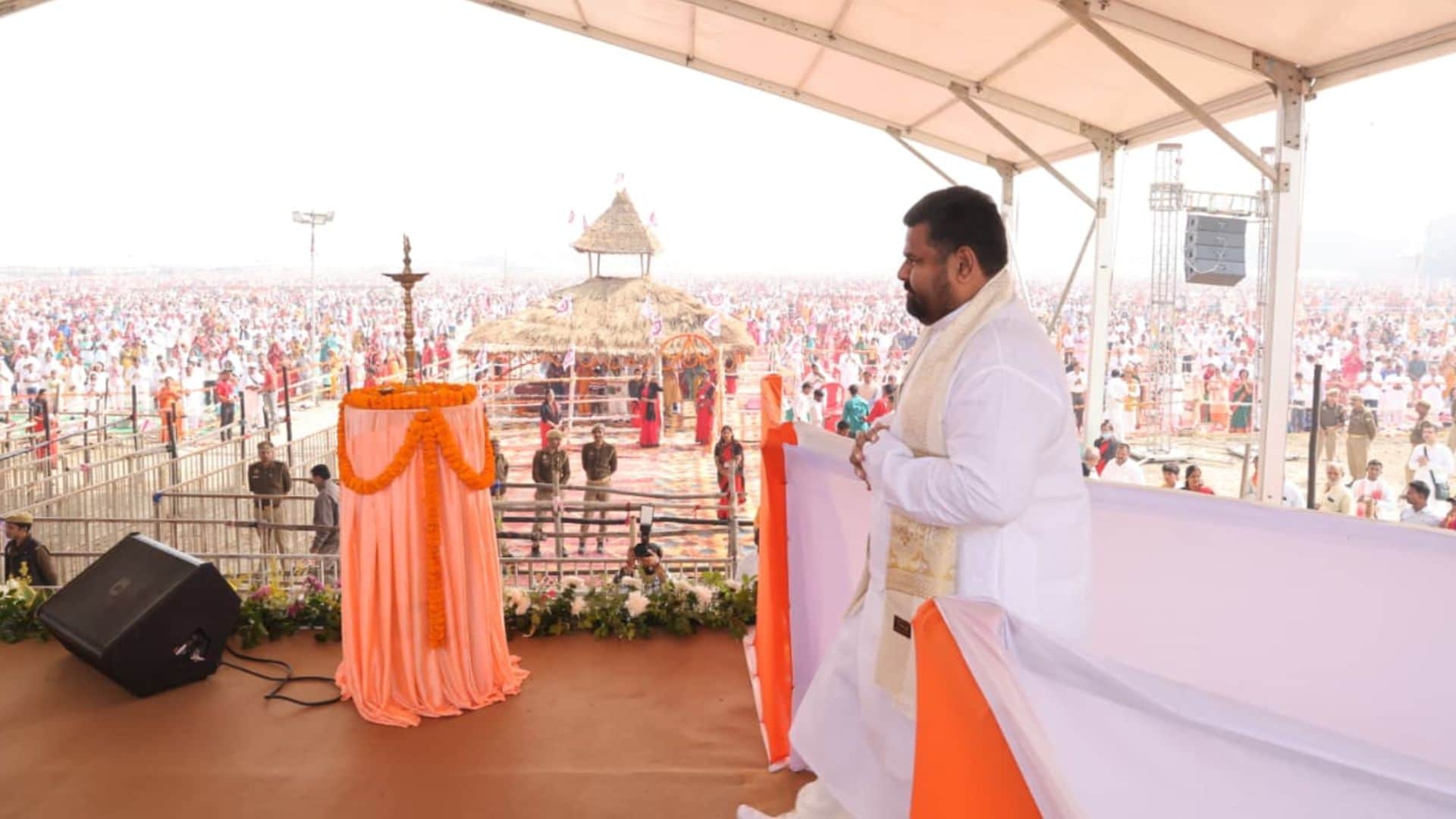 25,000-kund Vedic Mahayagna held at Swarved Mahamandir in Varanasi