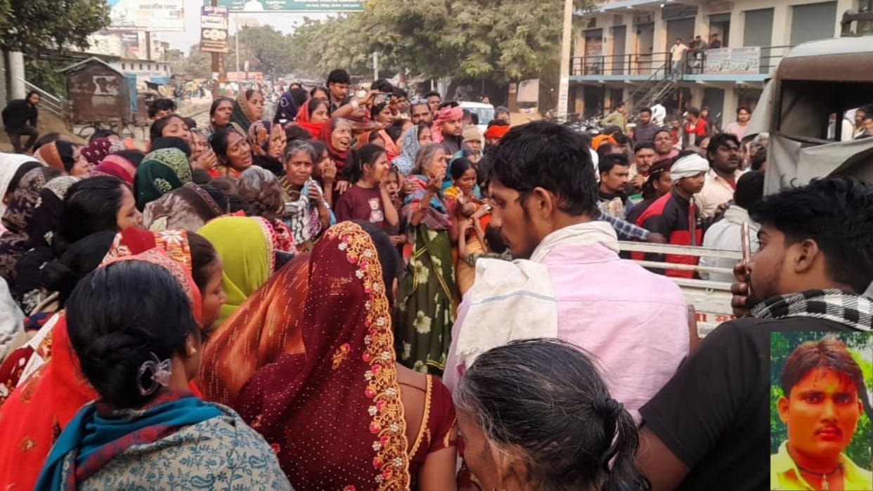 Three people died in Azamgarh in 24 hours father and son injured family members were in state of panic