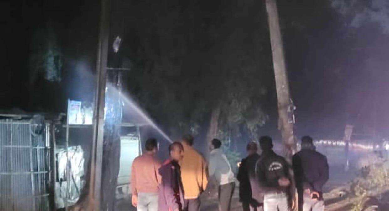 purnea electric spark tree fire branch falls traffic jam incident