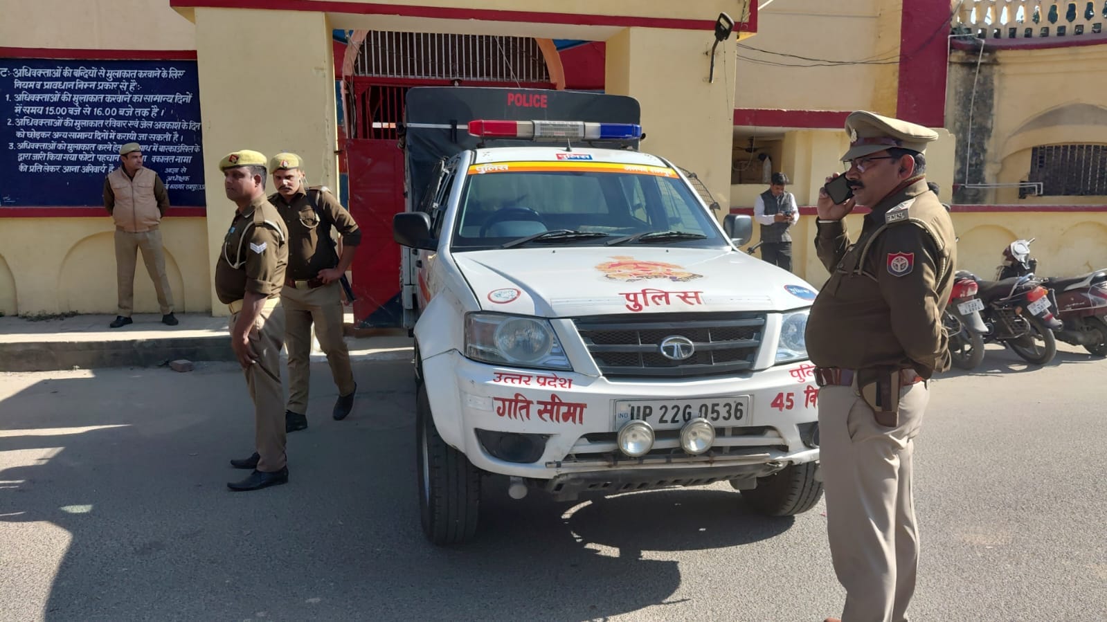 UP News: Azam Khan Refuses to Sit in Prison Van, Acquitted in Amar Singh Family Remark Case