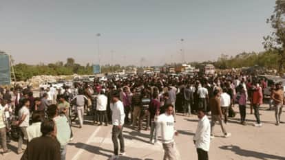 Accident on Delhi–Dehradun Expressway: Dumper Overturns on Car, 5–6 Feared Dead