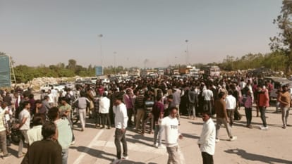 Accident on Delhi–Dehradun Expressway: Dumper Overturns on Car, 5–6 Feared Dead