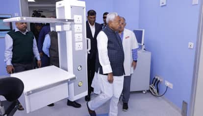 Bihar Cm nitish kumar in pmch to review progress status after releasing mahila rojgar yojna fund