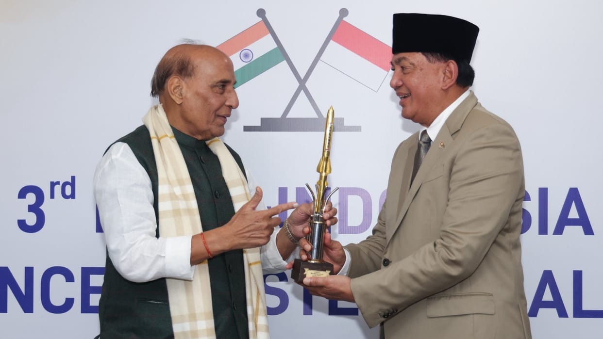 Finalizing BrahMos Missile Deal; Rajnath Singh Presents Missile Model to Indonesian Defence Minister