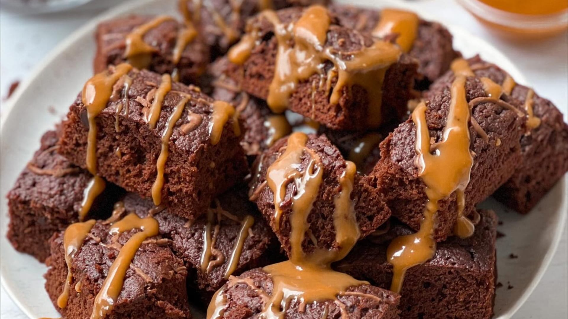 Easy Brownie Recipe without maida to make at home Bina Maida ghar me brownie kaise banaen