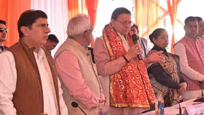 CM Dhami reached Haridwar honored the saints of thirteen Akharas Uttarakhand news in hindi