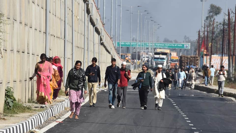 Seven died on the highway: A five feet high car collapsed to two feet, seven blood soaked bodies were trapped