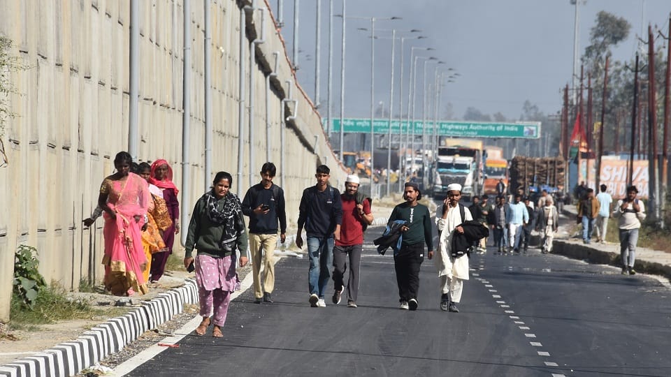 Seven died on the highway: A five feet high car collapsed to two feet, seven blood soaked bodies were trapped