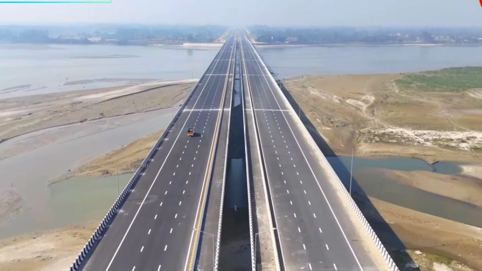 Ganga Expressway to be inaugurated tomorrow: Expressway to have hotels, eateries, hospitals and EV charging fa