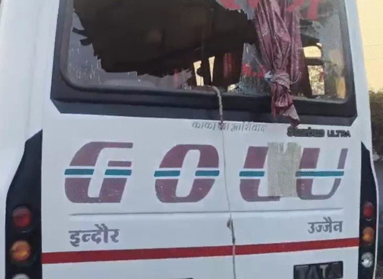 ndore: Shukla Brothers' bus collides again in Indore, four injured, bus vandalized