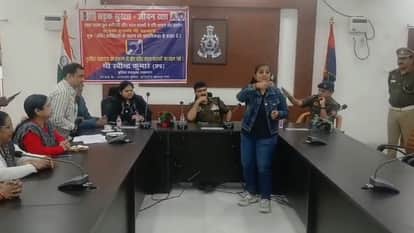 Kanpur Deaf and mute learn to walk safely on road workshop organized in Police Commissionerate