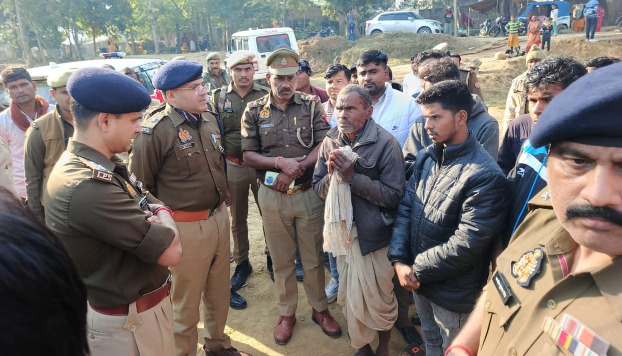 Hardoi DJ operator  murdered in dispute over DJ operation grooms brother in law shot him SP inspects scene